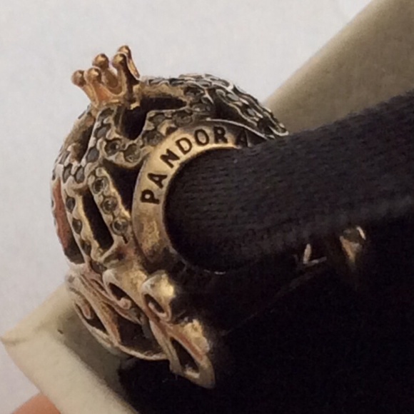 Pandora Disney Cinderella Carriage two tone  charm, 14k gold and silver - Picture 4 of 4